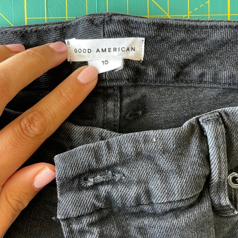 Good American size 15 distressed black skinny jeans